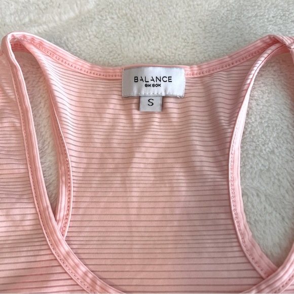 Workout Top! 💗 Bik Bok - Picture 3 of 4